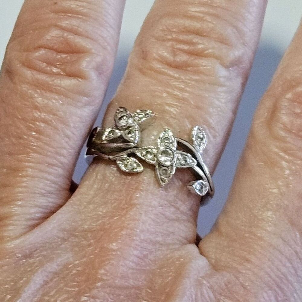 Lia Sophia Silver Tone Filigree Flower Ring Size 6.5 Clear Rhinestone Accents